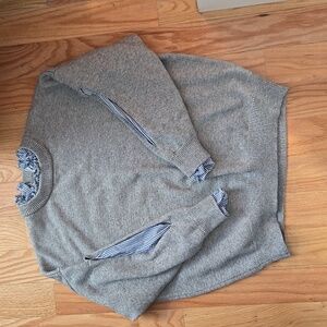Layered Shrinking Knit Gray Sweater with Striped Accents, M?